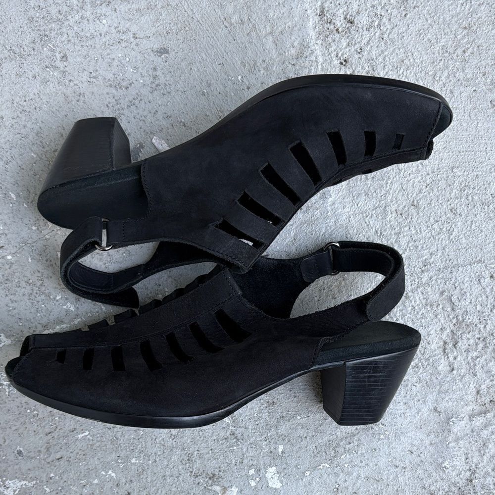 Munro Abbey kitten heel
